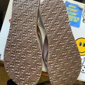 Brand new never worn flip flop